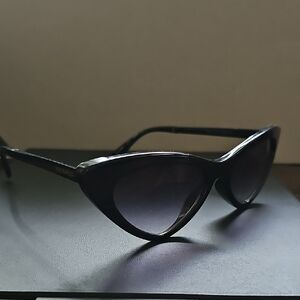 FRYE AND CO. Dark Cat-Eye Sunglasses